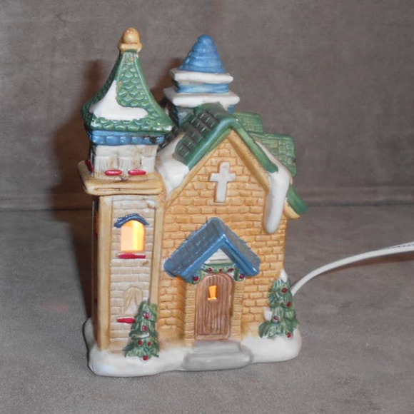 Victorian Village Collectibles 1993 Ed Church w/Box Lights Up Christmas Vintage - Picture 2 of 8